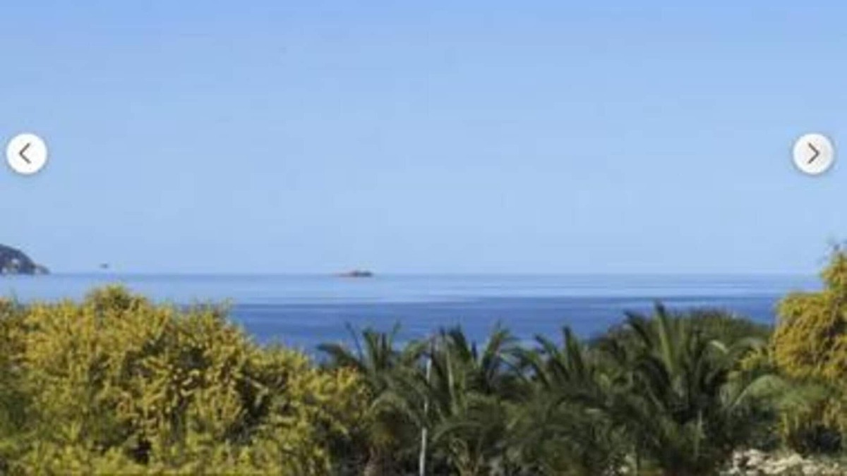Residences du Golfe de Lava Apartment | Holiday Apartment "Petra Spacieux T4 Terrasse Vue Mer" with Sea View, A/C & Wi-Fi