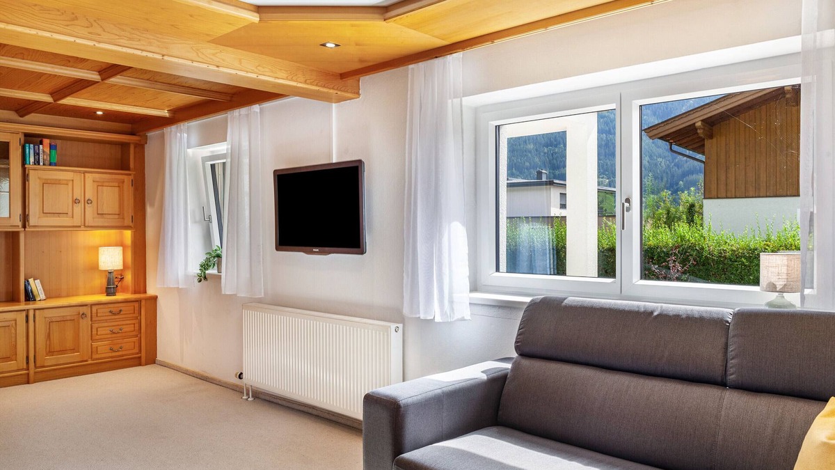 Leogang Apartment | Holiday Apartment "Pfeffer" with Mountain View and Wi-Fi