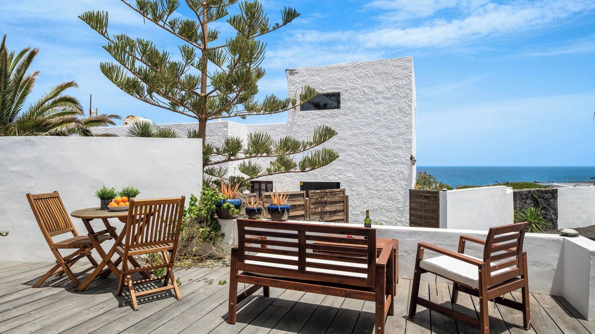 Haria Apartment | Holiday Apartment 'Playa Marina Eco Bungalow Arrieta' with Sea Views