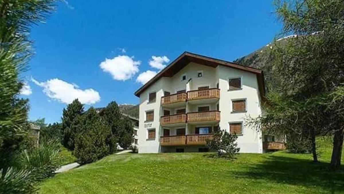 Pontresina Apartment | Holiday apartment Pontresina for 1 - 6 persons with 3 bedrooms - Holiday apartment