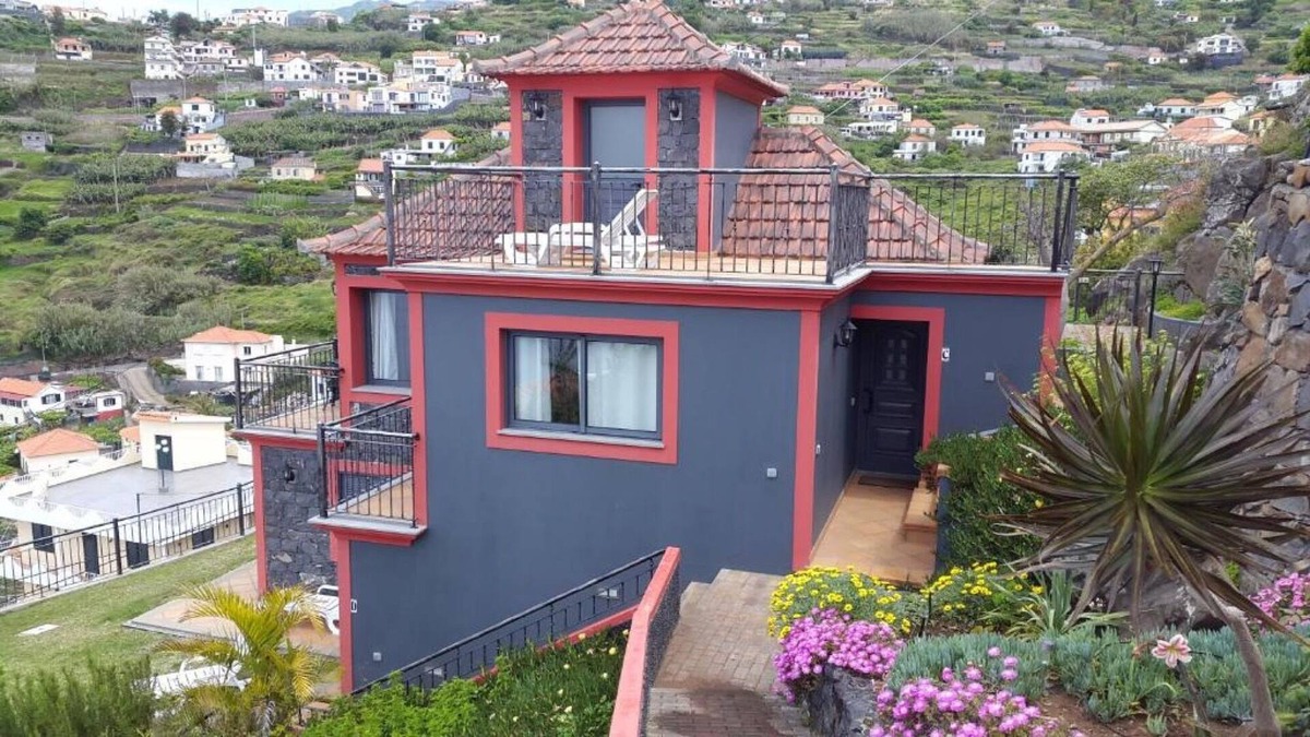 Ribeira Brava Apartment | Holiday Apartment "Vila Brava Cottage Apartamento C" with Sea View & Wi-Fi