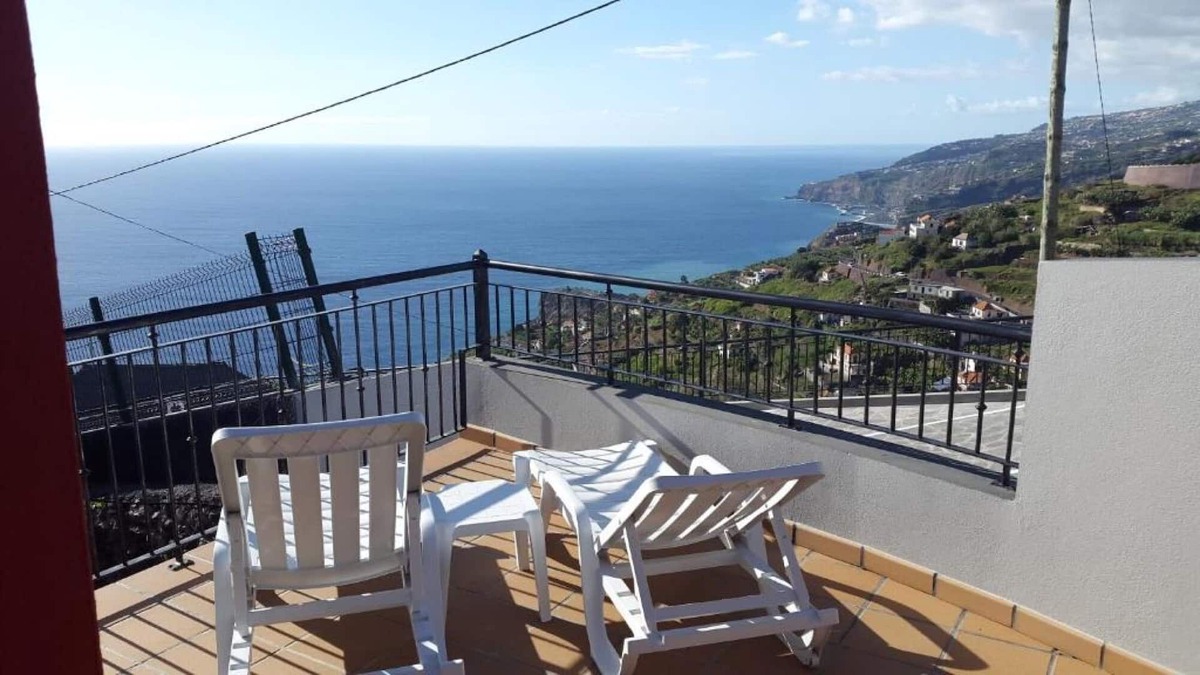 Ribeira Brava Apartment | Holiday Apartment "Vila Brava Cottage Apartamento E" with Sea View & Wi-Fi
