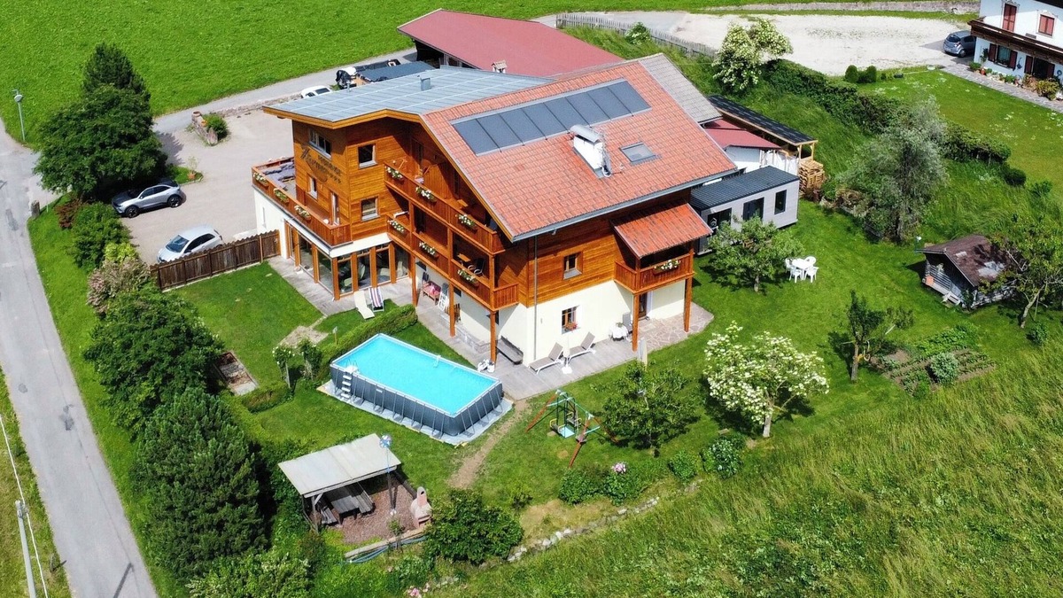 Castelrotto Apartment | Holiday Apartment 'Residenz Zirmer Wohnung Luft' with Mountain View, Shared Garden and Wi-Fi