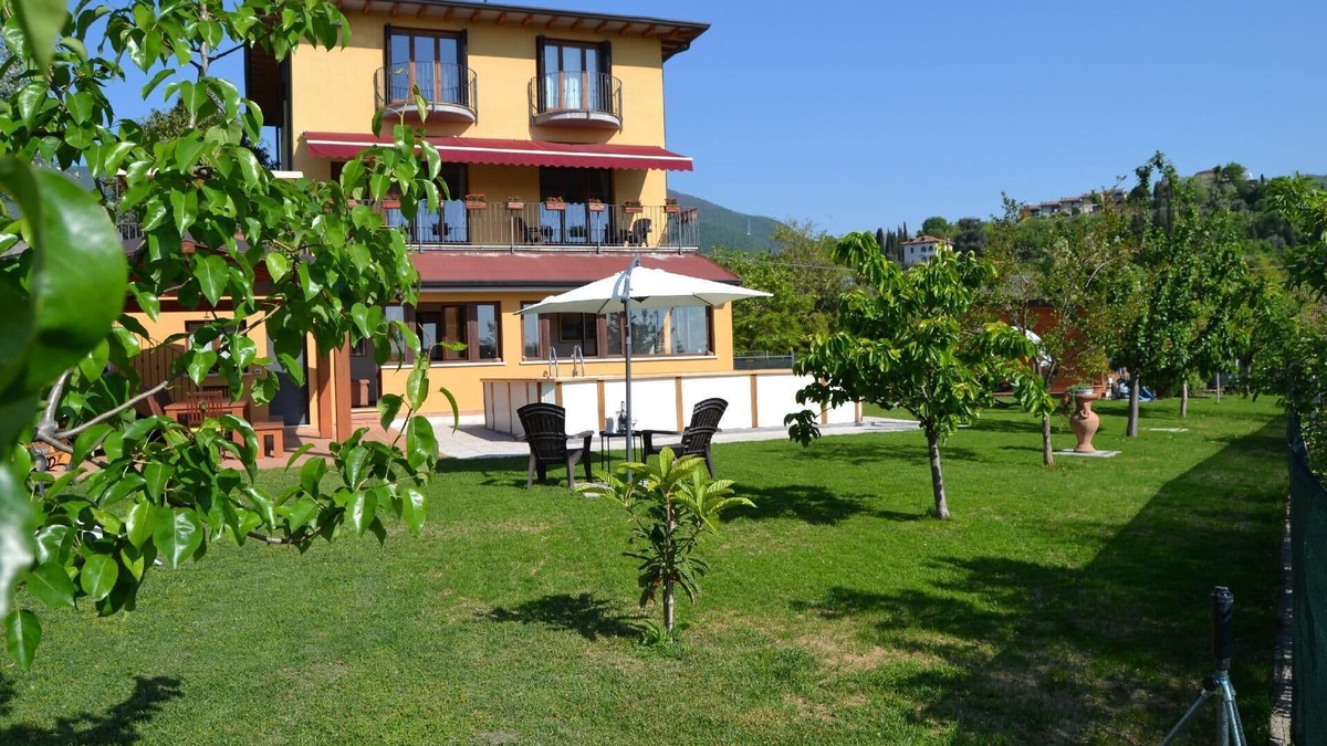 Salo Apartment | Holiday apartment Salò for 1 - 5 persons with 2 bedrooms - Twin house