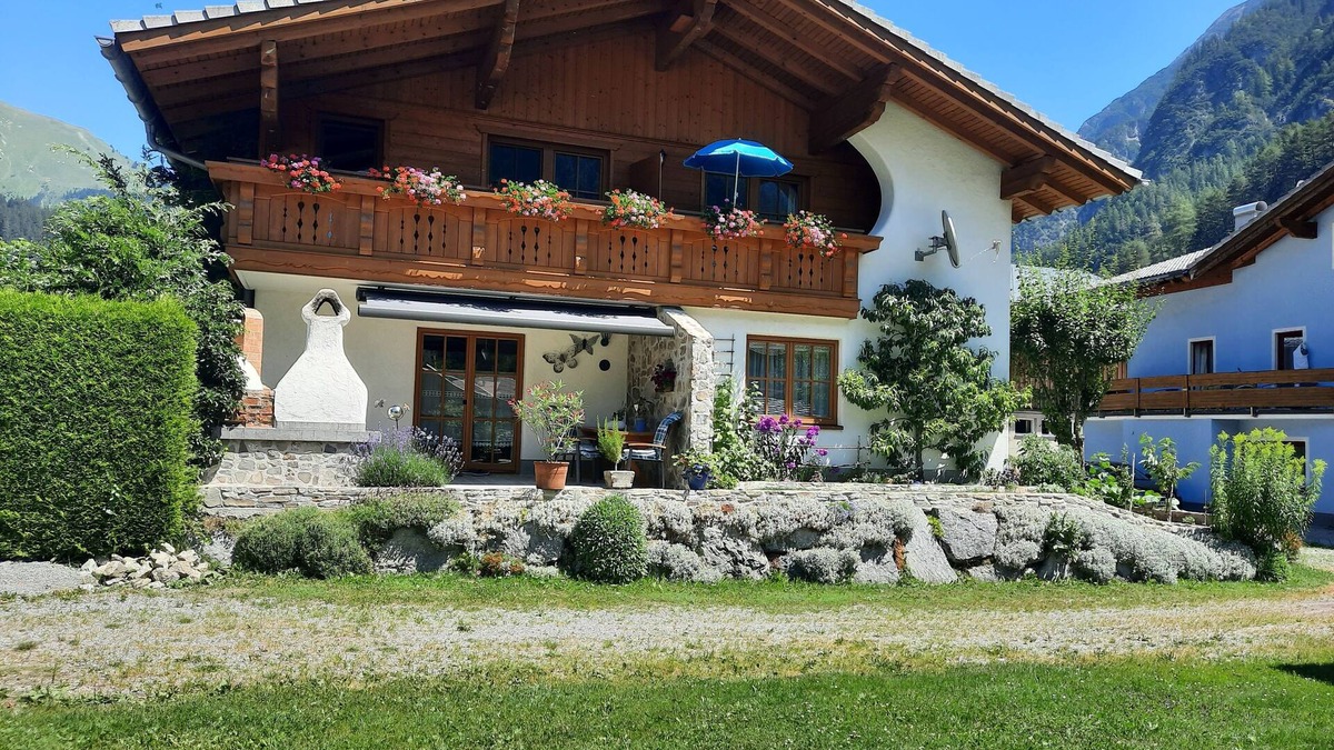 Steeg Apartment | HOLIDAY APARTMENT-SARAH Family-friendly apartment with 2 separate bedrooms