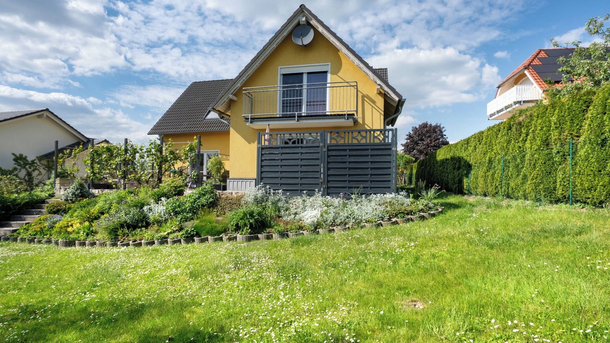 Gonnsdorf Apartment | Holiday Apartment "Schober" with Private Terrace, Private Garden & Wi-Fi