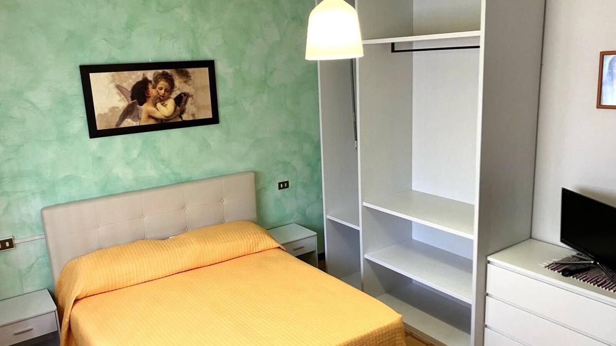 Viserbella Apartment | Holiday Apartment "Sole" with Sea View, Shared Garden & Wi-Fi