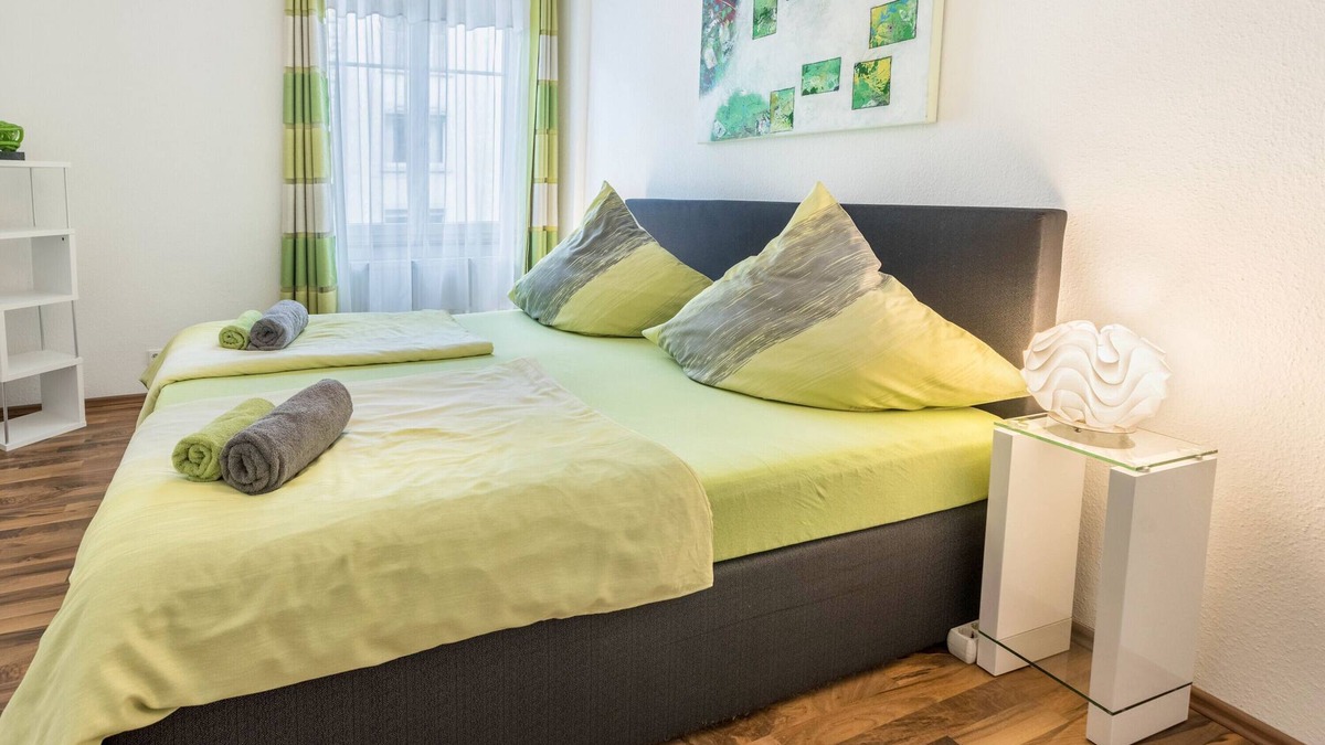 Altstadt Apartment | Holiday Apartment 'Stachel A' with Private Balcony & Wi-Fi