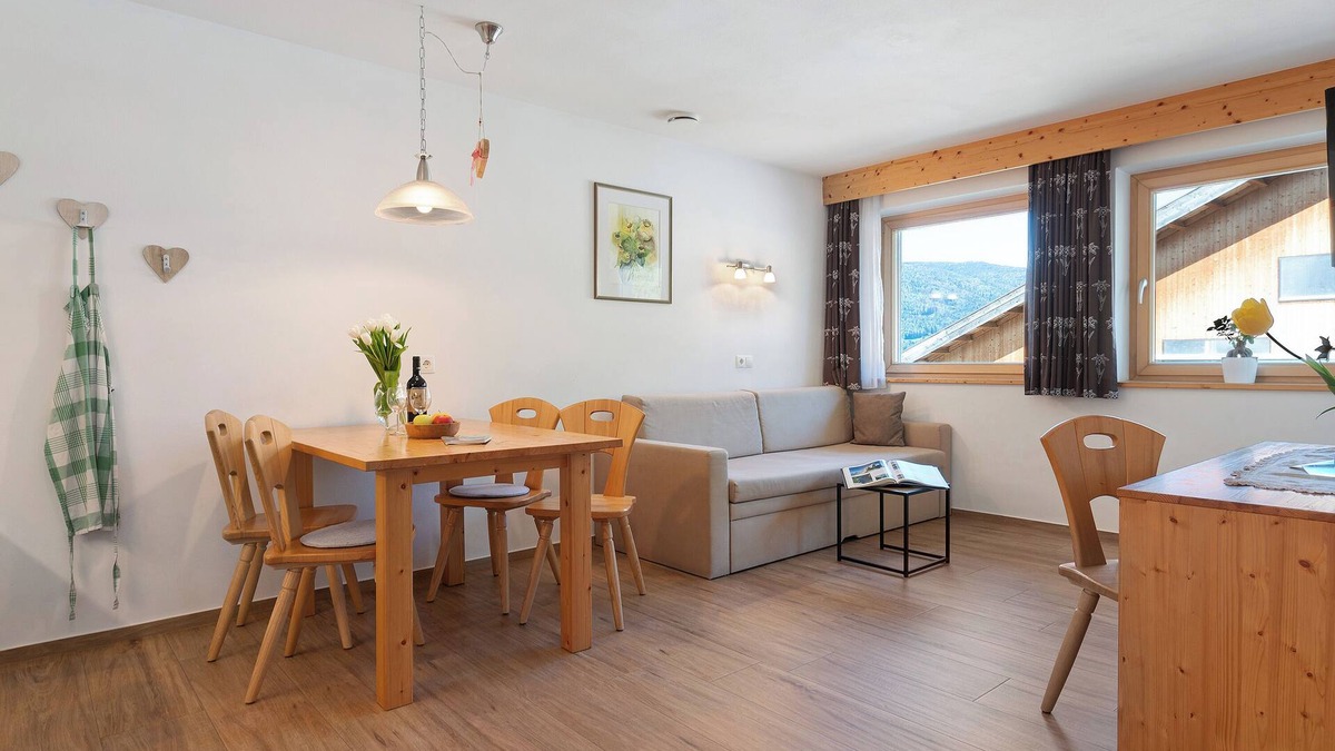 Issengo Apartment | Holiday Apartment "Stiflerhof Apt Arnika" with Mountain View, Balcony & Wi-Fi