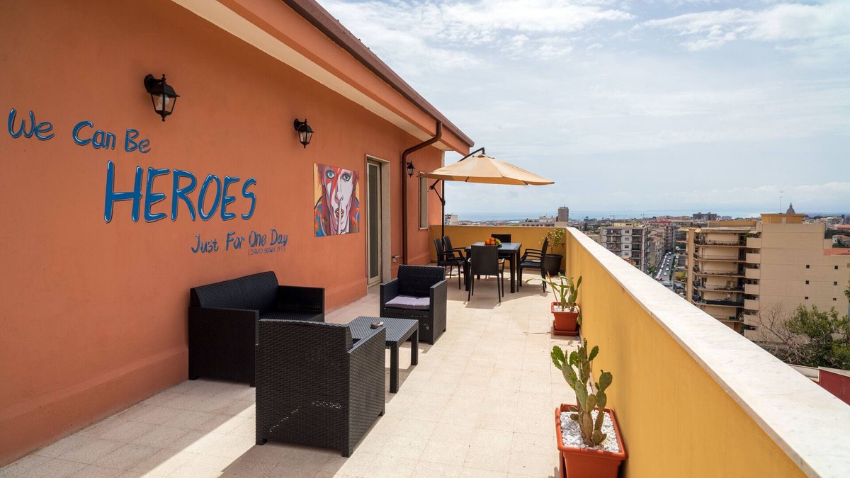 Borgo-Sanzio Apartment | Holiday Apartment 'The Home Of Music Stars' with Sea View, Terrace & Wi-Fi