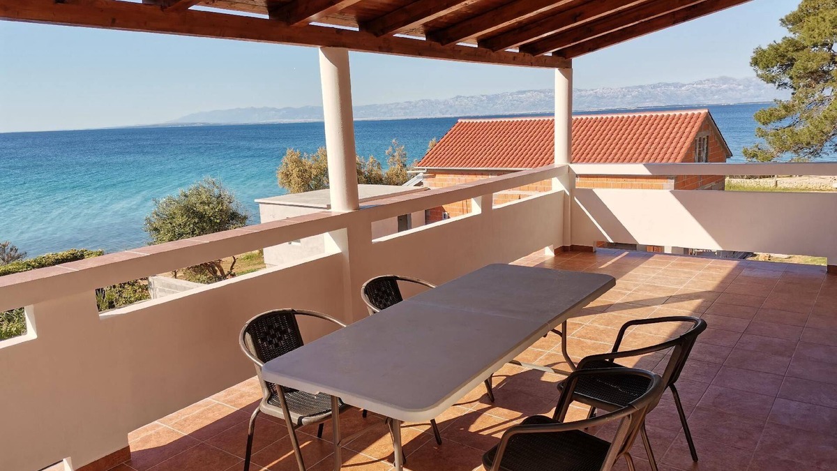 Susica Apartment | Holiday apartment Ugljan (Ort) for 2 - 6 persons with 2 bedrooms - Row house
