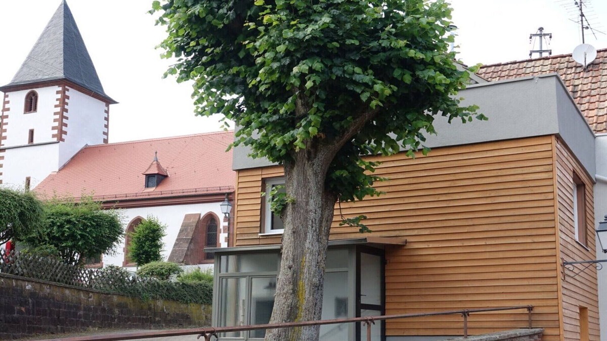 Dernbach Apartment | Holiday apartment Uhu in the house on linden tree