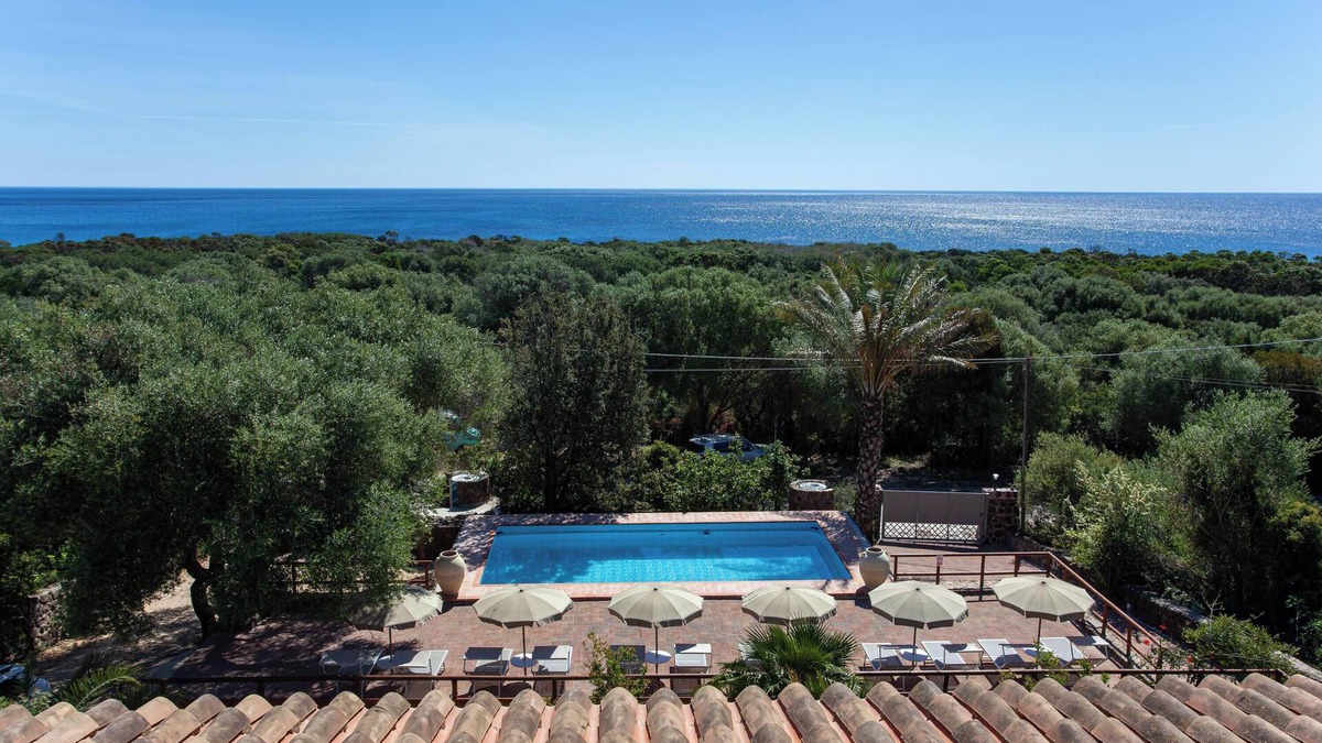 Sas Linnas Siccas Apartment | Holiday Apartment ‘Villa Mula 2’ with Wi-Fi, Garden & Shared Pool; Parking Available