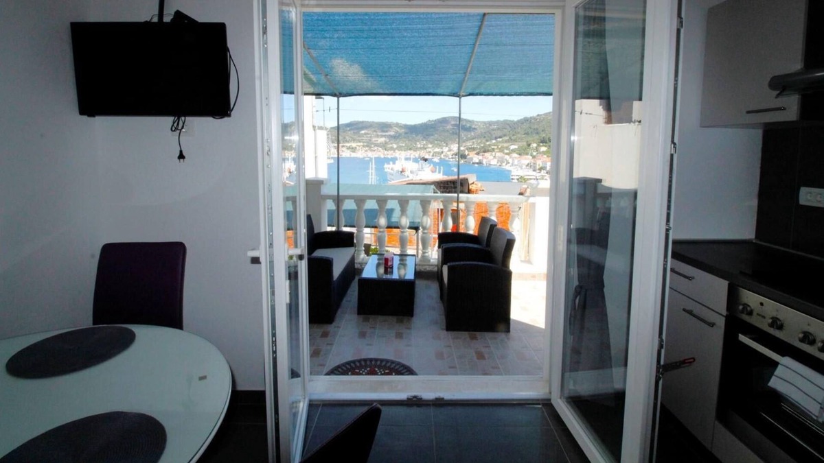 Cove Rogacic Apartment | Holiday apartment Vis (Stadt) for 2 - 3 persons with 1 bedroom - Holiday apartment