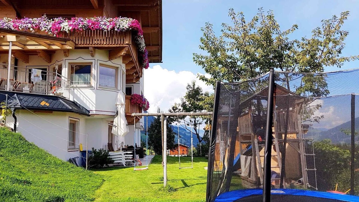 Fuegenberg Apartment | Holiday apartment with mountain view
