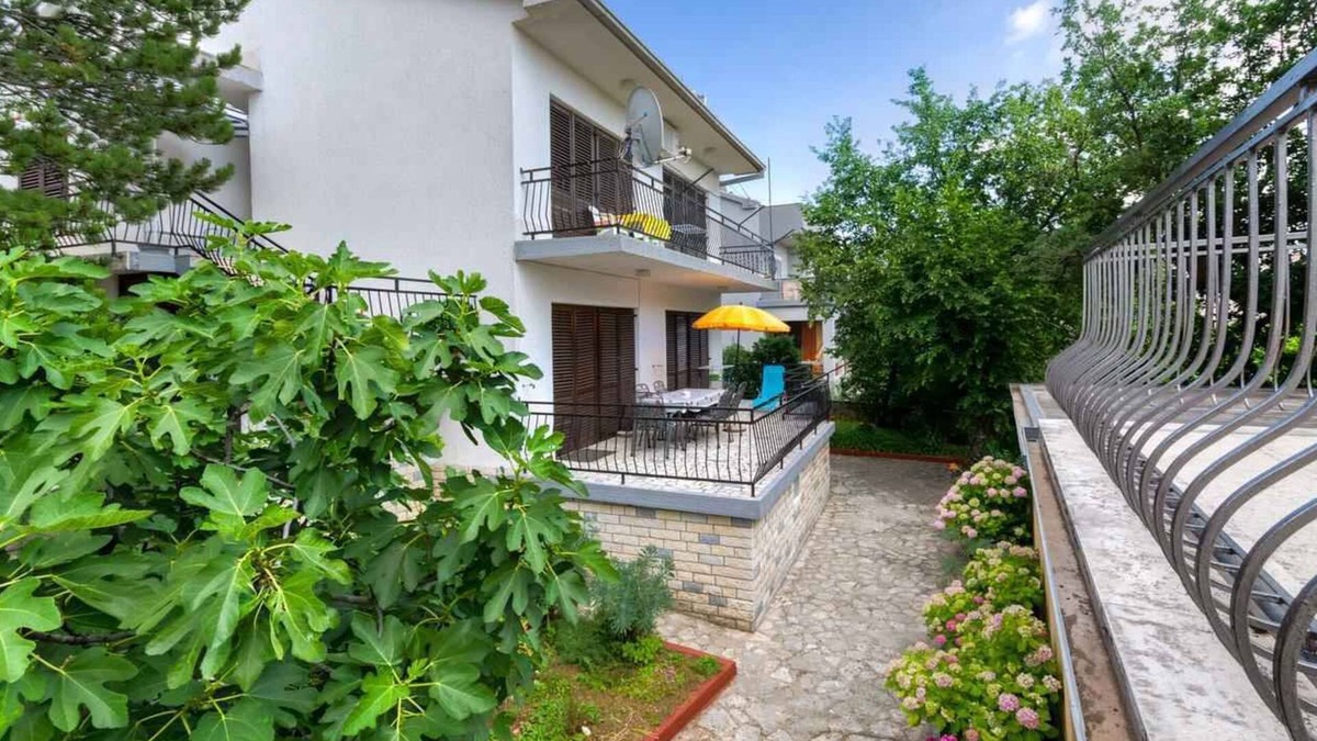 Jadranovo Apartment | Holiday apartment with a/c