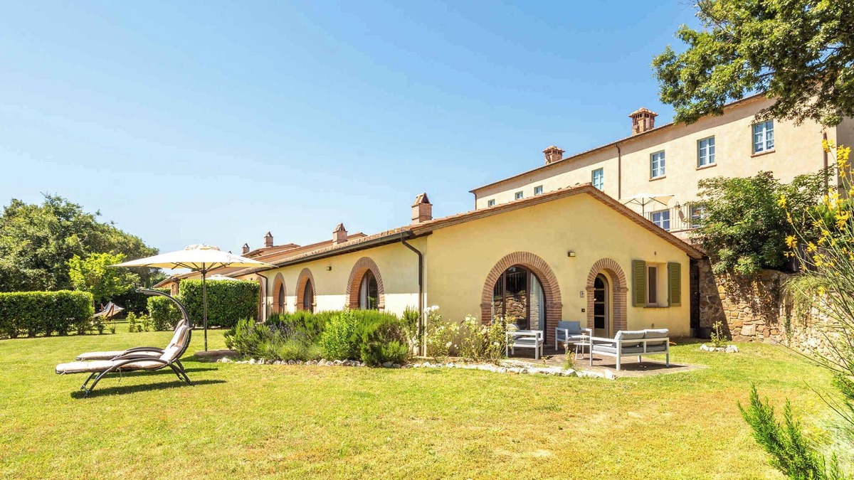 Trequanda Apartment | Holiday apartment with terrace, air conditioning and internet