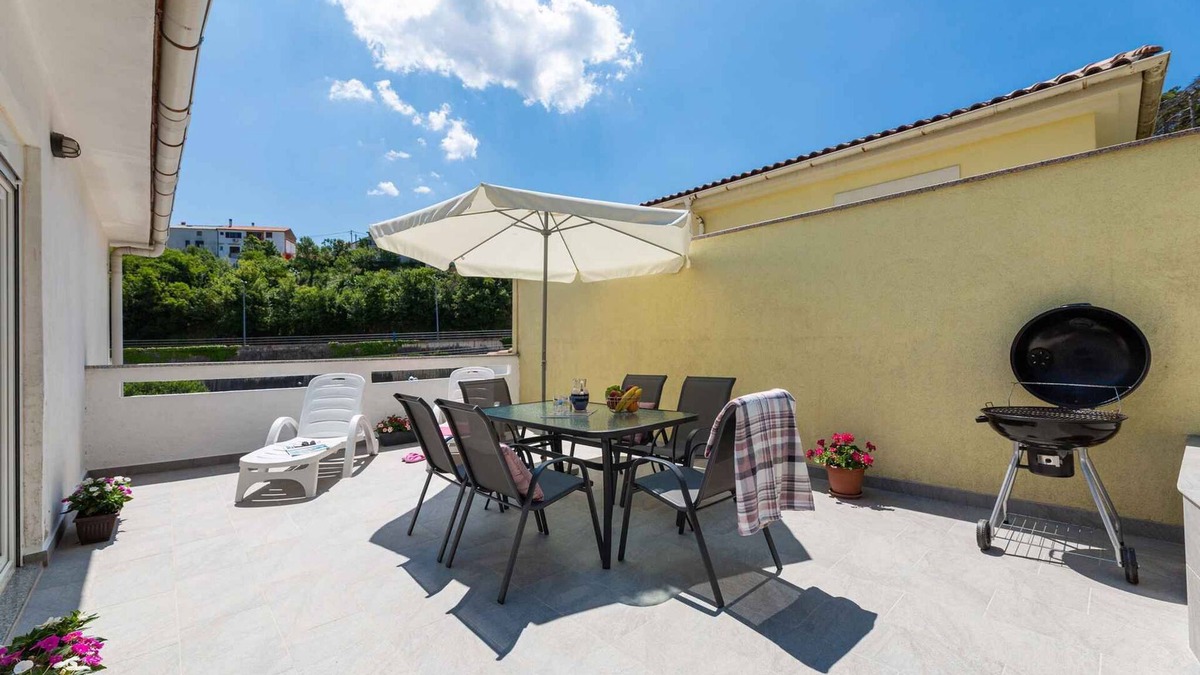 Vrbnik Apartment | Holiday apartment with air conditioning