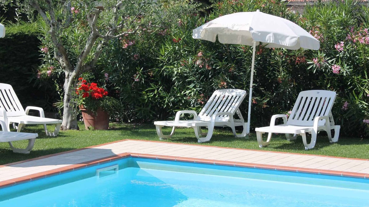 Lazise Apartment | Holiday apartment with an outdoor pool and WiFi