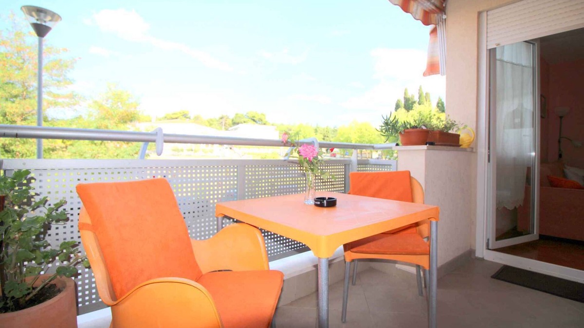 City Center Apartment | Holiday apartment with balcony and air conditioning