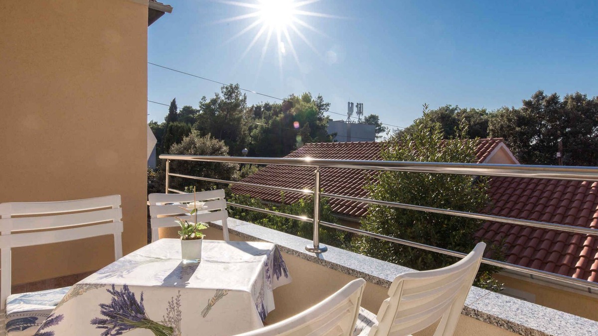 Punat Apartment | Holiday apartment with balcony and air conditioning
