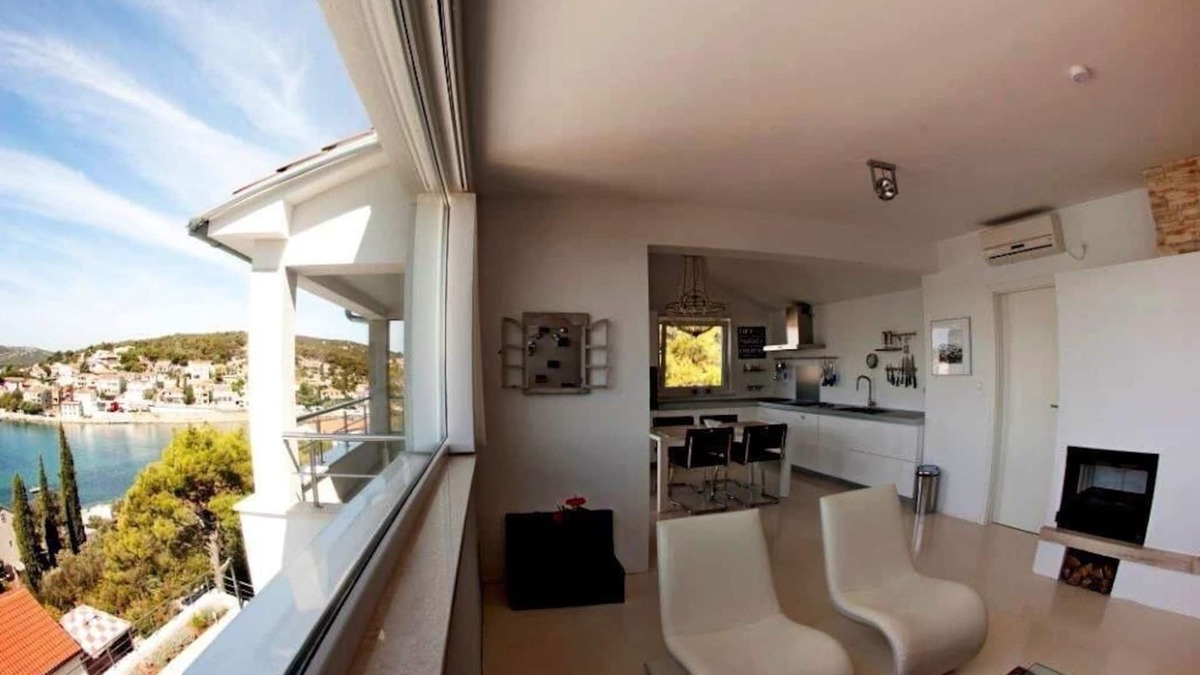 Tijesno Apartment | Holiday apartment with balcony