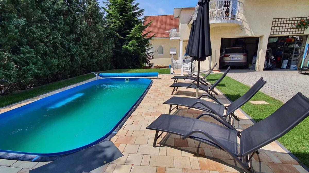 Siofok Apartment | Holiday apartment with children's playground and balcony