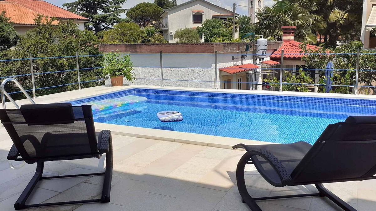 Milcetici Apartment | Holiday apartment with pool