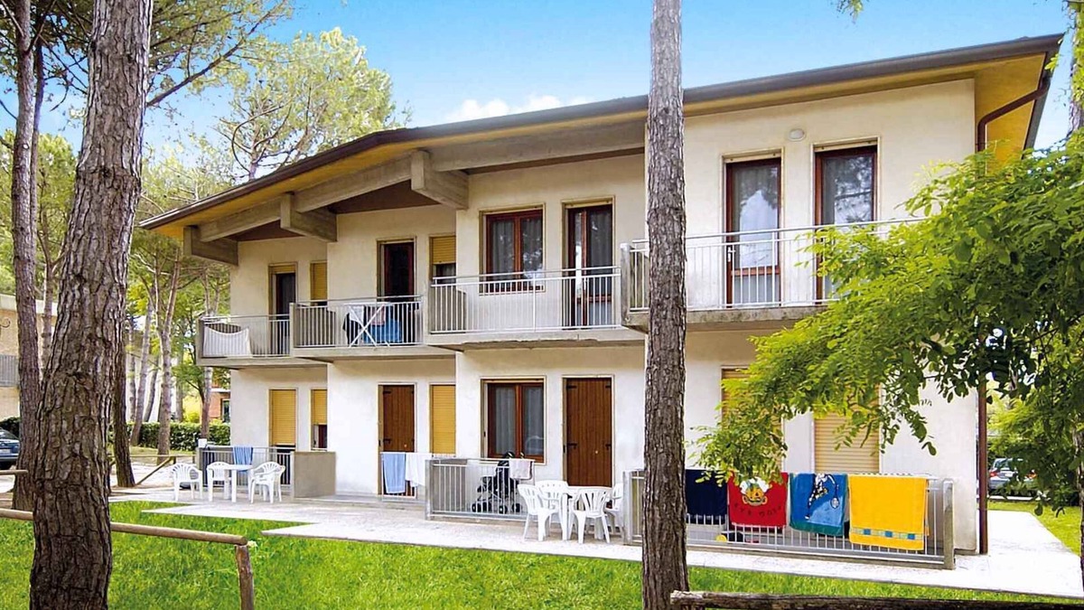 Bibione Pineda Apartment | Holiday apartment with balcony and air conditioning