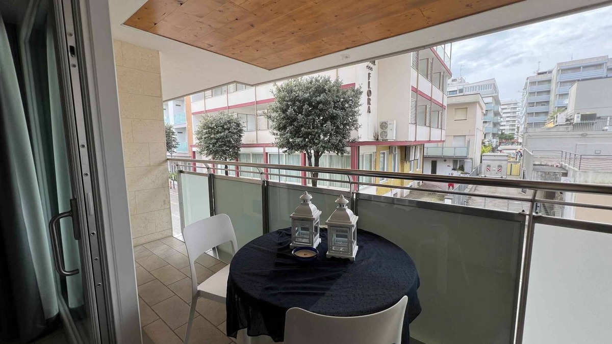 Lignano Sabbiadoro Apartment | Holiday apartment with balcony and air conditioning