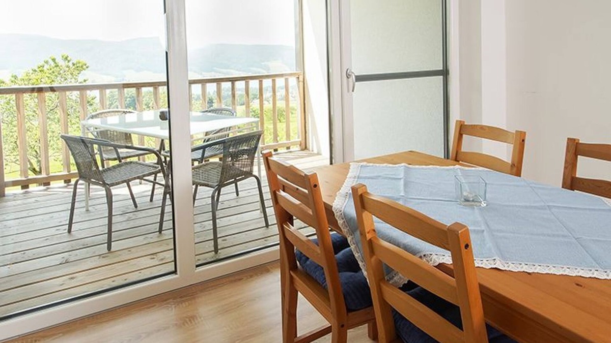 Zell Am Moos Apartment | Holiday apartment with lake view - Family holiday farm Stabauer (4 flowers)