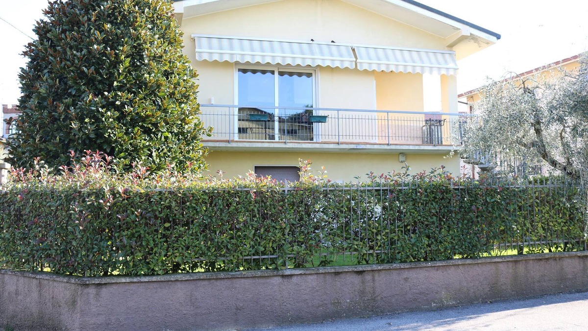 Montioni Apartment | Holiday apartment with large garden
