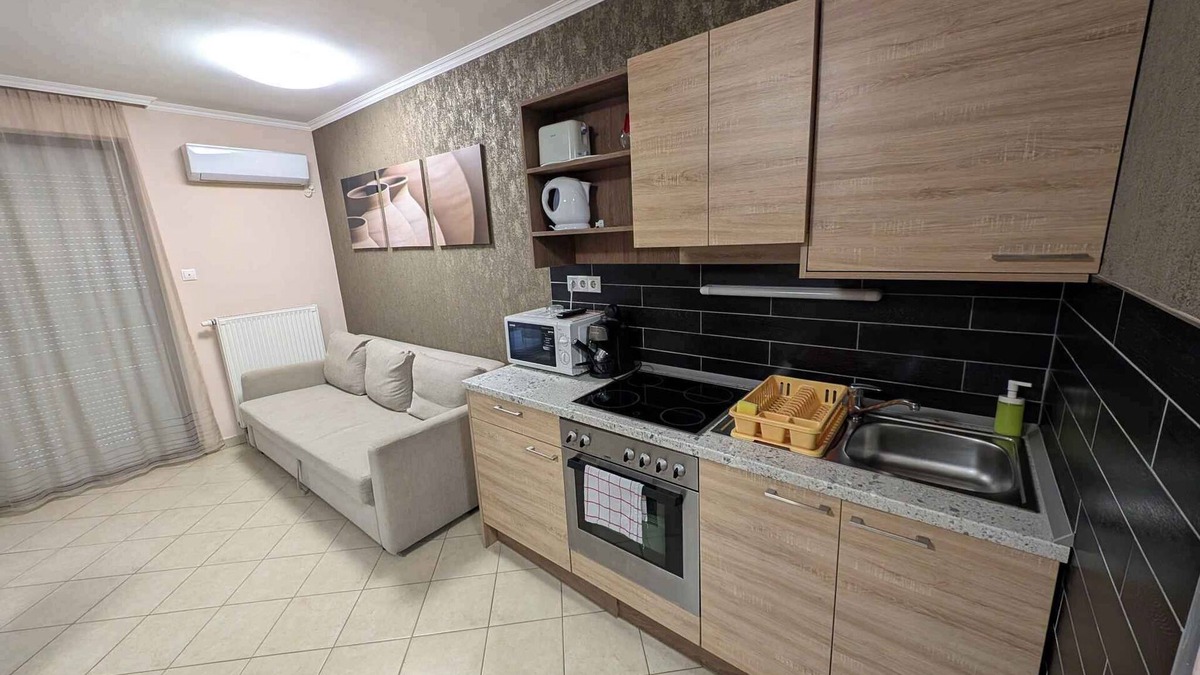 Siofok Aranypart Apartment | Holiday apartment with outdoor pool only 100 m from the beach