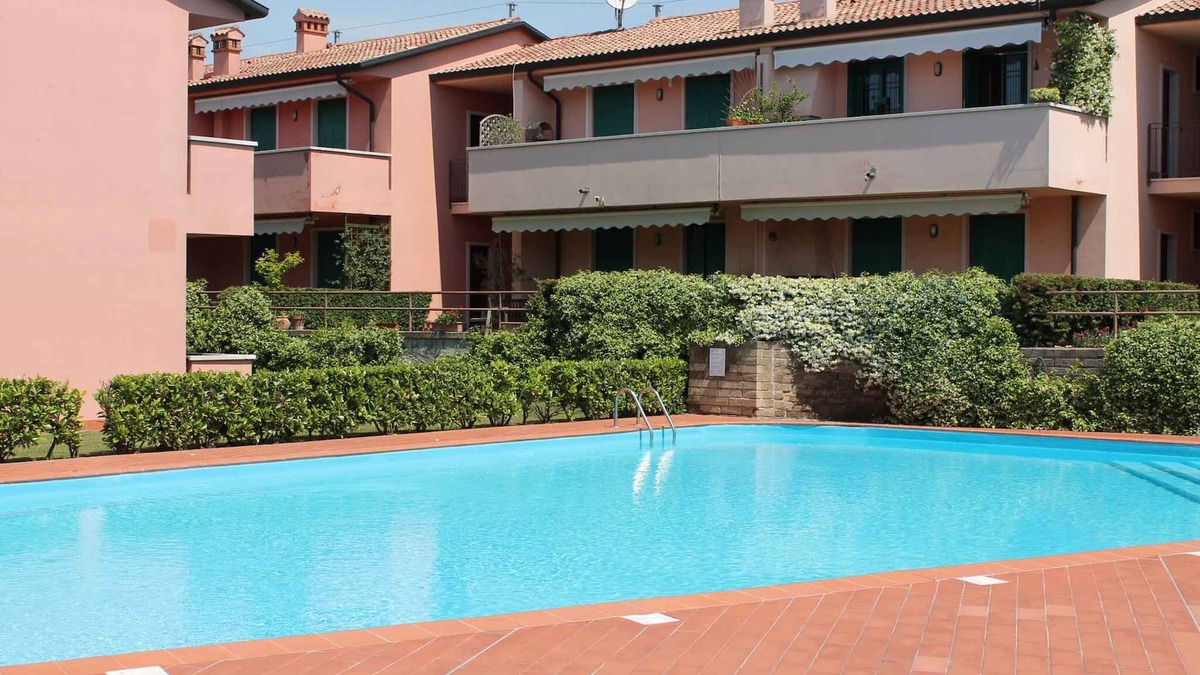 Montioni Apartment | Holiday apartment with outdoor swimming pool