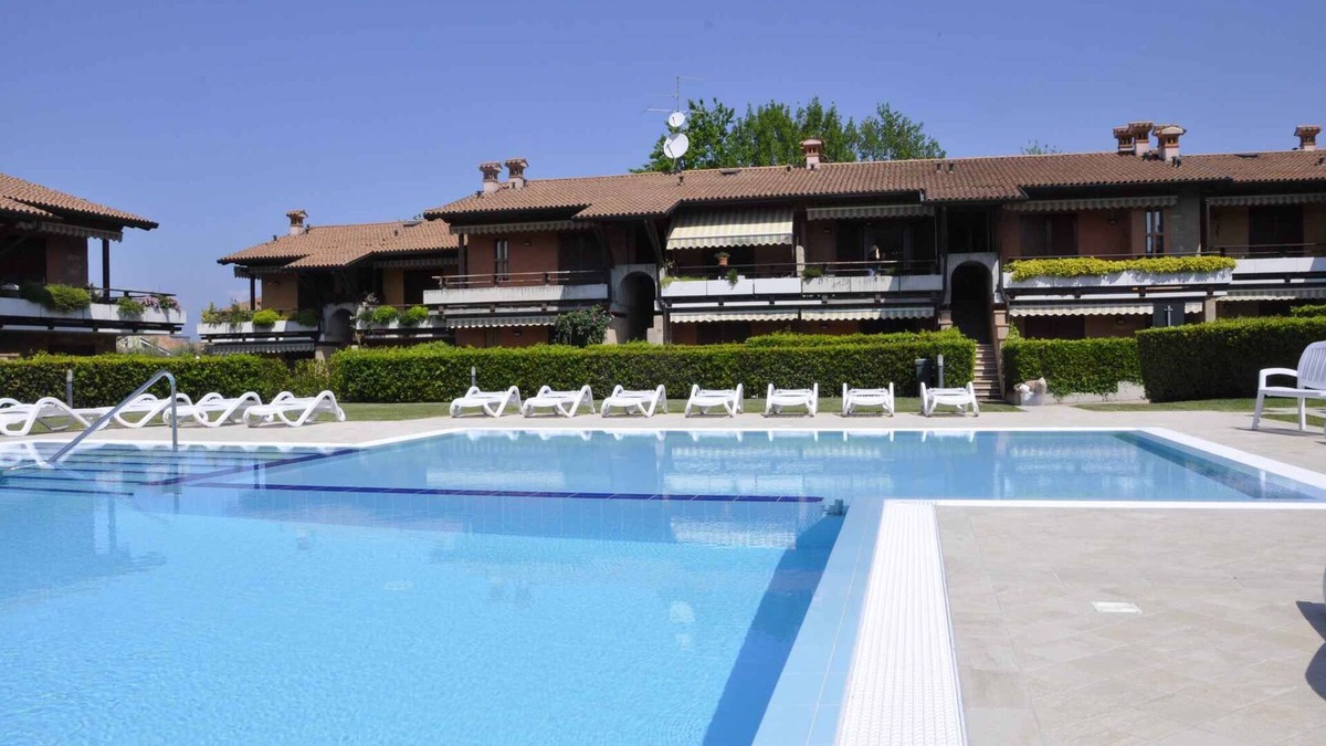 Montioni Apartment | Holiday apartment with pool and well-tended garden