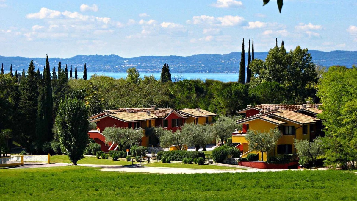 Costermano Apartment | Holiday apartment with pool and air conditioning