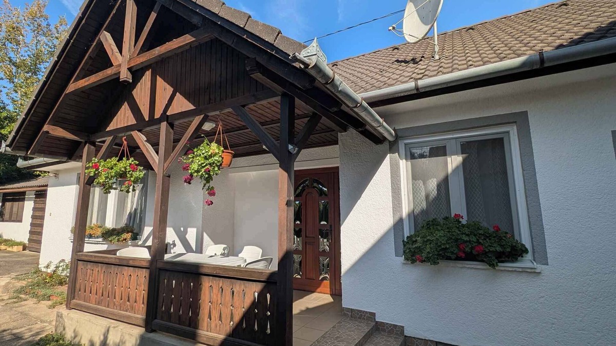 Siofok Apartment | Holiday apartment with terrace and barbecue
