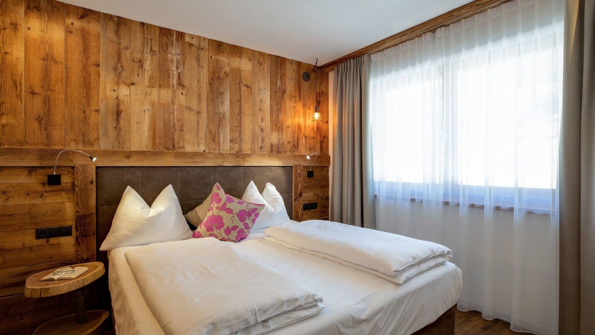 Terento Apartment | Holiday Apartment "Wohnung 1-2" with Wi-Fi, Balcony, Terrace & Mountain View