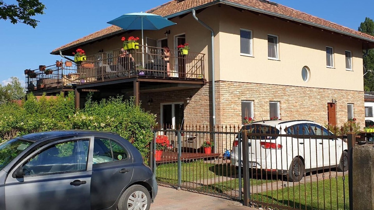Zamardi Apartment | Holiday apartment Zamárdi for 1 - 6 persons with 4 bedrooms - Twin house