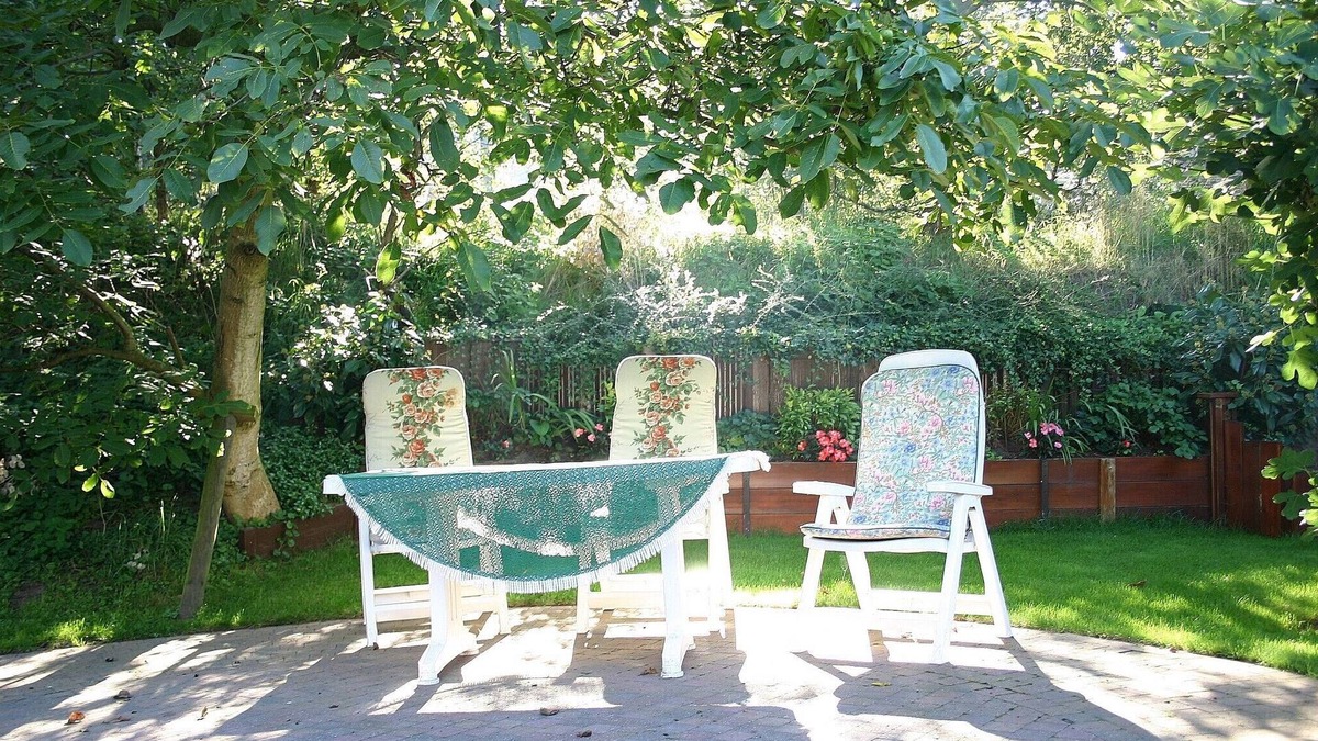 Hernen Villa | Holiday app. Quiet rooms + private bathrooms. Near Nijmegen, Wijchen, Berendonck.