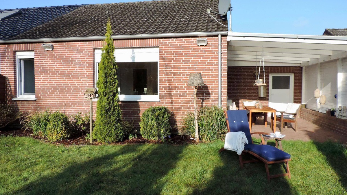 Hage House | Holiday cottage "Dat luettje Huus 1