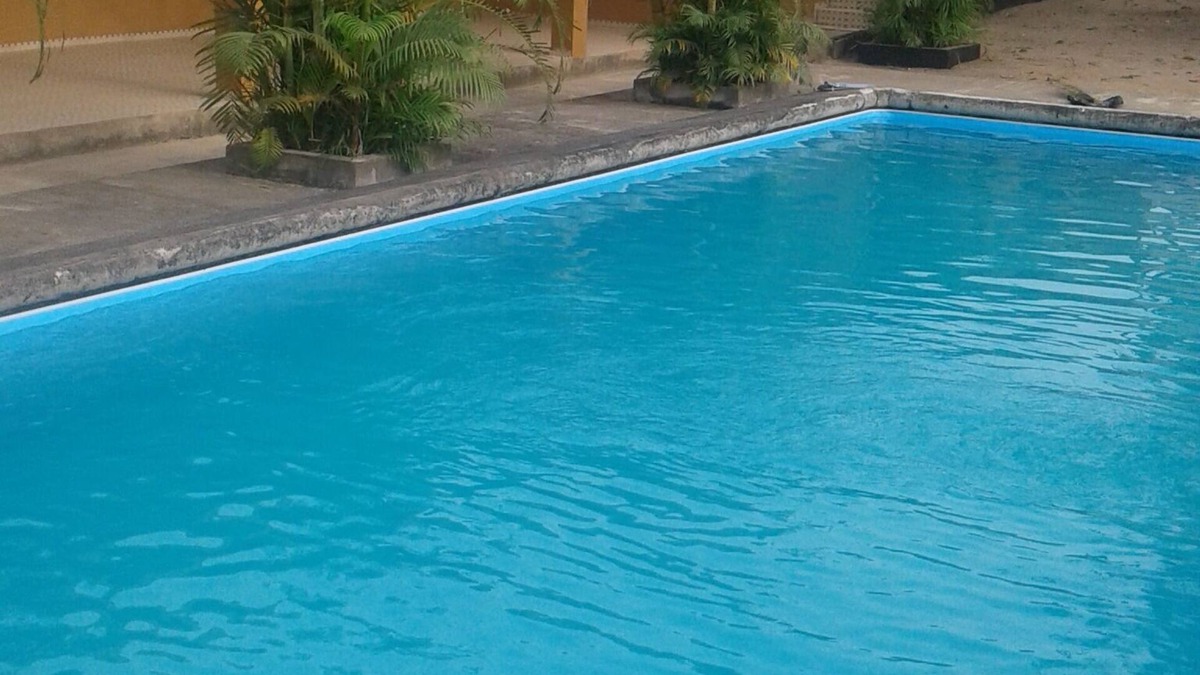 Douala House | Holiday cottage for 4 people in residence with swimming pool