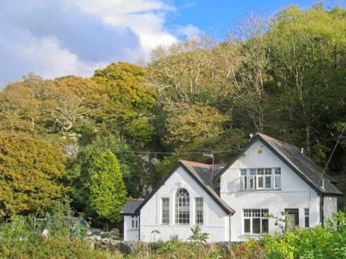Harlech Apartment | Holiday Cottage in Snowdonia (Sleeps 10)
