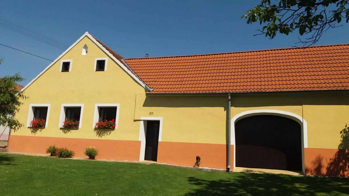 Ceske Budejovice 7 House | Holiday home with pool and fireplace
