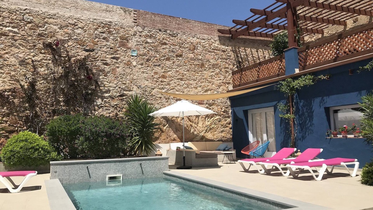 Sant Feliu de Guixols House | Holiday Home in Sant Feliu near Beach