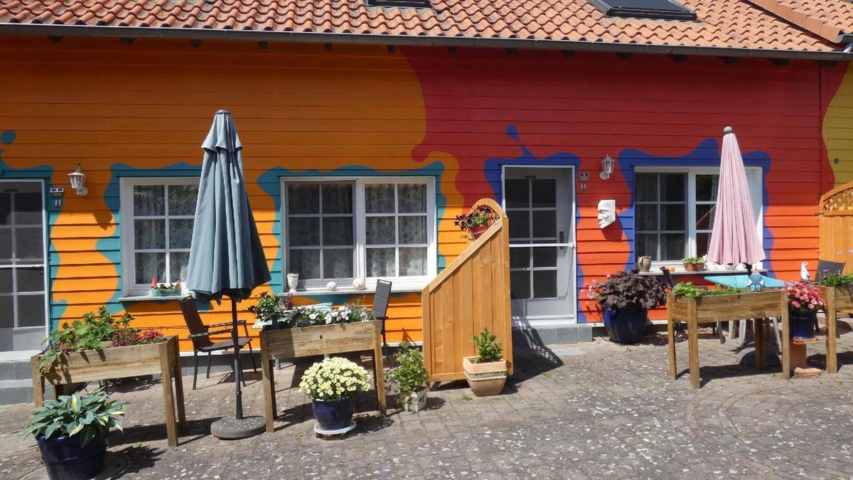 Dachrieden House | Holiday flat "Bisschen bunt" with terrace