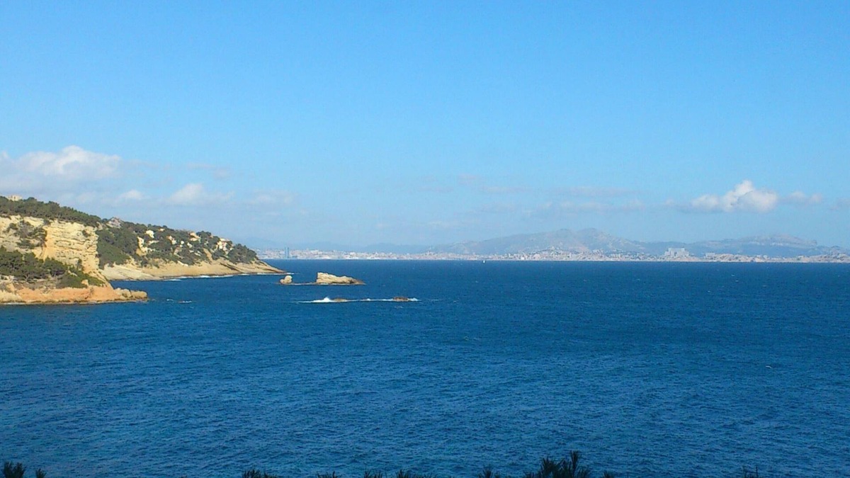 Carry-le-Rouet Apartment | Holiday flat by the beach, with sea views that sleeps 4, 1 bedroom