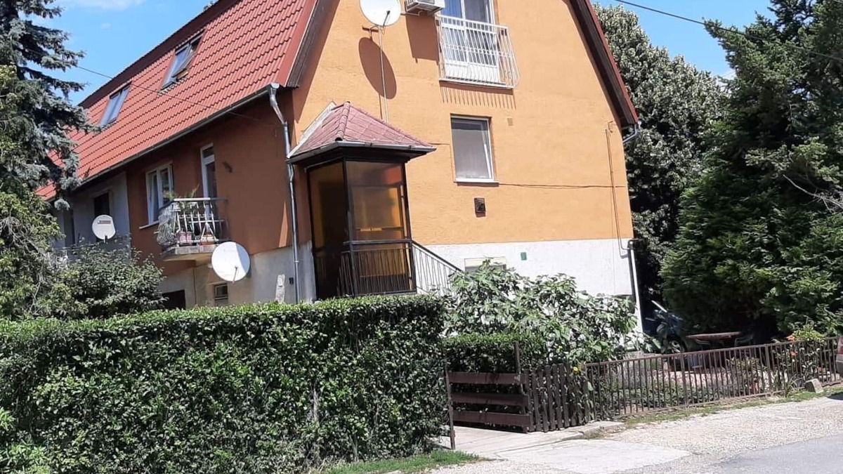 Fonyod Apartment | Holiday flat in Fonyód with garden