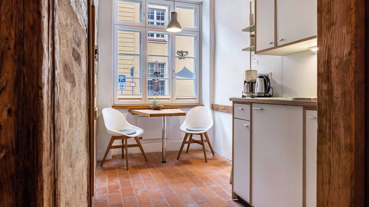Luebeck Old Town Apartment | Holiday flat "Kontor" in a listed eaves house