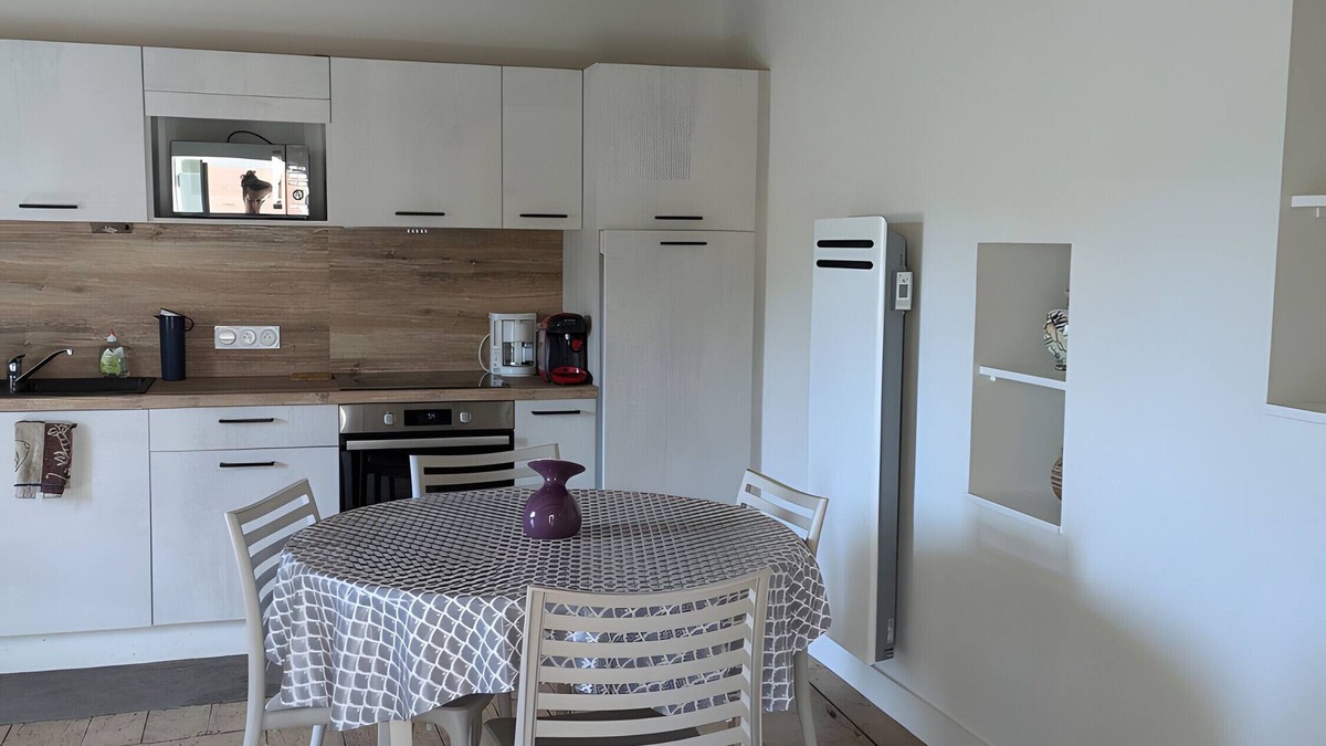Saint-Christophe-Vallon House | Holiday Home 'Le Bousquetou' in the Heart of Aveyron